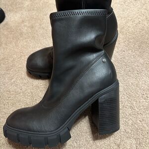Guess Black Heeled Boots with Chunky Block Heel